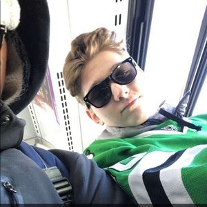 Meet your Posher, Joshua